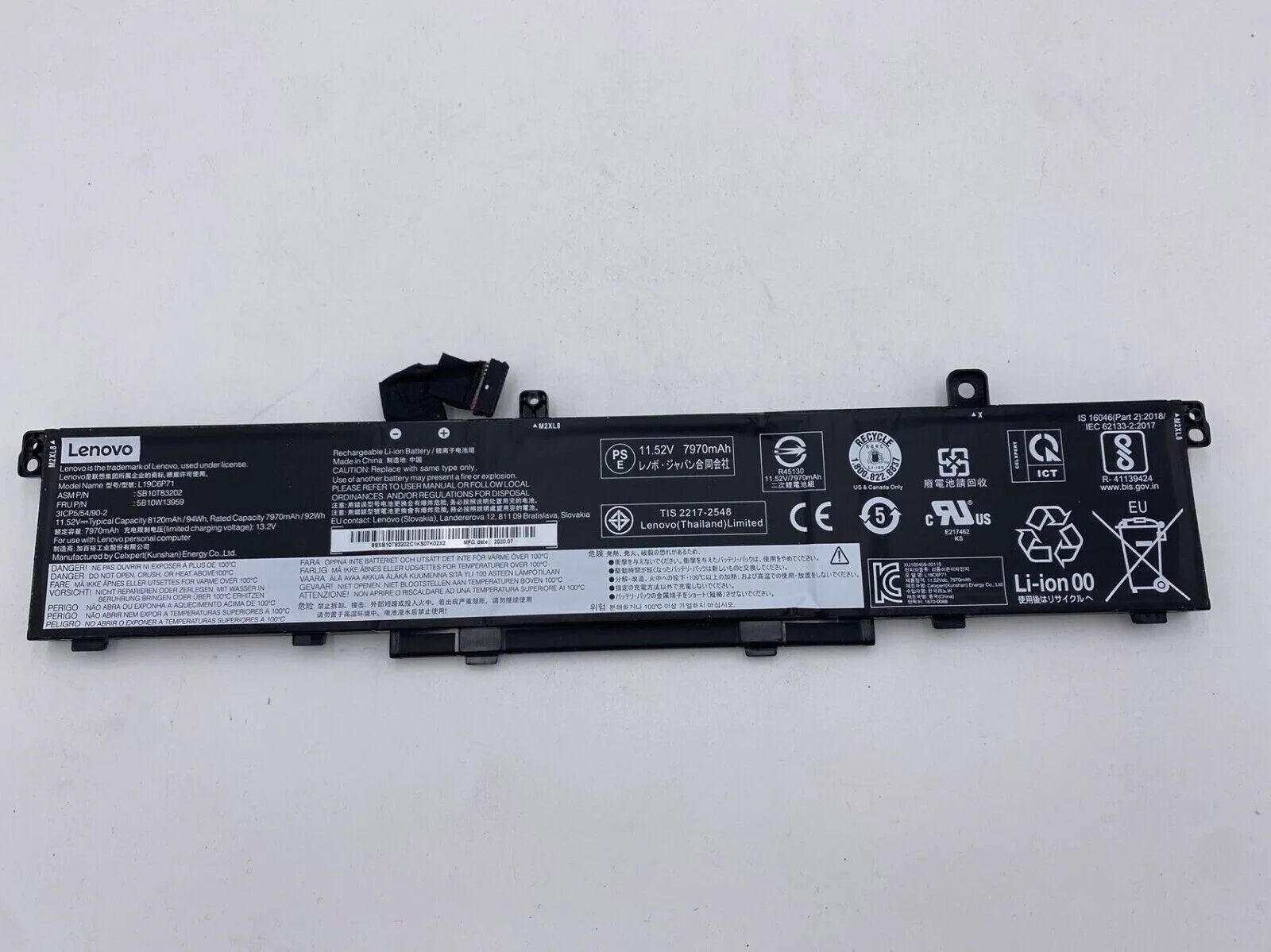 Ảnh tham chiếu pin L19C6P71 cho ThinkPad P15 Gen 1: tem 94Wh điển hình, 92Wh định mức, 11.52V; không phải ảnh pin tại shop.